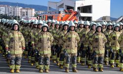 İzmir İtfaiyesi güçleniyor! Yeni memurlar törenle göreve başladı
