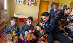 İzmir Ülkü Ocakları’ndan okullara destek: İlk tadilat başladı