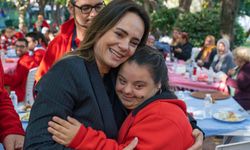 İzmir’de engeller kalktı: İzciler sofrada buluştu!