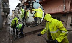 İzmir’de yağış etkisini artırdı: Ekipler anında müdahale etti