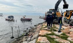 Karşıyaka sahilinde kaçak iskele operasyonu başladı!