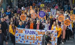 Karşıyaka’dan kadına yönelik şiddete karşı güçlü dayanışma mesajı