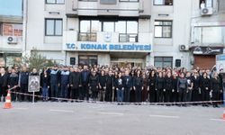Konak’ta Atatürk, sonsuz özlem ve saygıyla anıldı