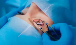 Gözlüksüz yaşama temassız geçiş