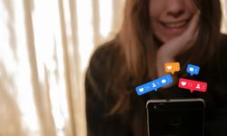 Yargıtay’dan emsal karar: Sosyal medyada beğeni boşanma sebebi sayıldı