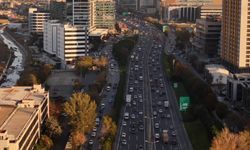 Milyonlarca öğrenci ders başı yaptı: Trafik durma noktasına geldi
