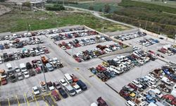 Zabıta harekete geçti: İzmir'de hurda araçlara büyük temizlik operasyonu
