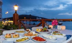 ÇEŞTUR işletmeleri Çeşme’nin lezzet noktası olmaya devam ediyor