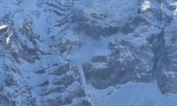 Ağrı Dağı’nda çığ anları kameraya yansıdı