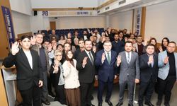 AK Parti İzmir’den büyük medya eğitimi! 3 kademede kapsamlı program