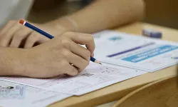 AÖF sınavında uçlu kalem kullanılır mı? AÖF kalem silgi veriliyor mu?