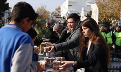 Çeşme’de Gülşah Durbay için hayır yemeği dağıtıldı