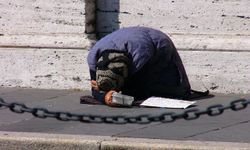 Dilenci değil sanki darphane... Zabıta şok oldu!