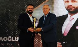 Hakan Kalfaoğlu, 2025 yılının en başarılı erkek siyasetçisi seçildi