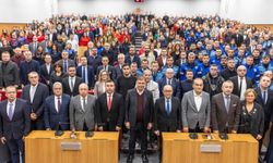 İzmir Büyükşehir Belediyesi ailesi yeni yılı birlikte karşıladı: 'İşimiz namusumuzdur'