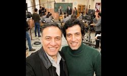 Kemal Sunal kendi film setlerini gezdi! Yapay zeka ile film seti gezme videoları nasıl yapılıyor?