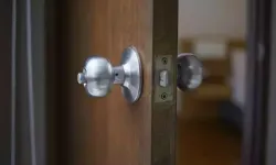 Psikologlara göre kapı açık uyumak ne anlama geliyor?