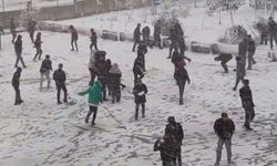 Şırnak’ta kar sevinci okul bahçelerine taştı