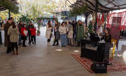 Tarihi Bergama Arastası’nda yeni yıl panayırı coşkusu