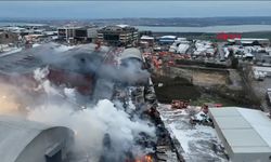 Flaş! Fabrikada büyük yangın! Alevler her yeri sardı