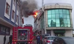 Otelde korku dolu anlar! Çatı katı alevlere teslim oldu