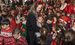 Yuvamız İzmirli miniklere yeni yıl coşkusu