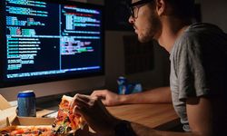 32 yaşındaki yazılımcı aşırı çalışmaktan hayatını kaybetti