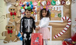 Bornovalı minikler yılbaşı coşkusunu yaşadı