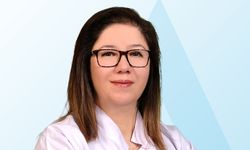 20’li yaşlarda ortaya çıkıyor, kadınları hedef alıyor