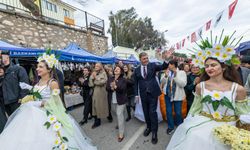 Başkan Tugay Nergis Festivali'nde: 'Üreticinin emeğini koruyacağız'