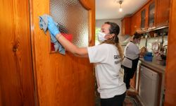 Yaşlı, hasta, engelli… Gaziemir’de evlerin içine uzanan destek