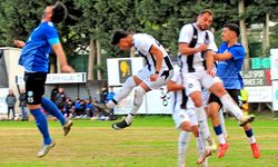 Çeşme’de nefes kesen maç: 5 gol, 1 kırmızı kart!