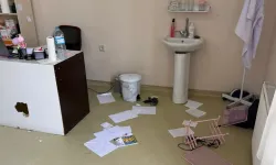 Doktora muayene odasında yumruklu saldırı!