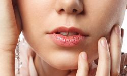 Dudak kuruluğuna 1 gecede çözüm mümkün mü? İşte cevabı!