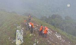 ATR 42 tipi uçak düştü: Enkaz bulundu, mürettebat ve yolculardan haber yok