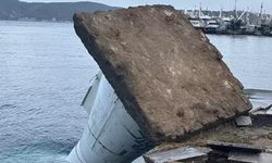 Fırtına Marmara’yı vurdu... Deniz feneri devrildi!