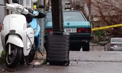 İzmir’de eczane önünde bomba paniği! Sokak trafiğe kapatıldı