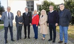 İzmir’de iş dünyası ile basın arasında dikkat çeken buluşma