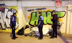 İzmir’de soğuk havada kimse yalnız bırakılmıyor