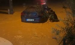 İzmir’i sel vurdu: Cadde ve sokaklar göle döndü