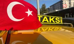 İzmirli taksicilerden bayrağa saldırıya konvoylu tepki