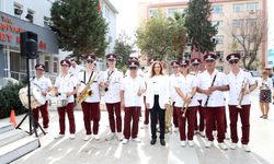 Karşıyaka’da sokaklar müzikle şenleniyor