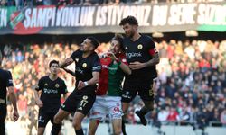 Karşıyaka’da son saniye şoku! Evinde yıkıldı