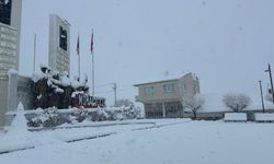 Mihalıççık’ta kar kalınlığı 25 santimetreyi aştı!