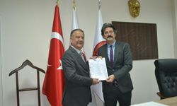 Osman Köfüncü mazbatasını aldı, dördüncü dönem resmen başladı