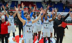 Petkimspor, Peristeri deplasmanında liderlik peşinde