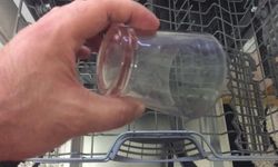 Bulaşık makinesinden çıkan bardaklar artık iz bırakmıyor: Evdeki iki malzeme yetiyor