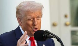 Trump'tan İran'a uyarı! 'Silahlarımız dolu ve kullanılmaya hazır durumda'