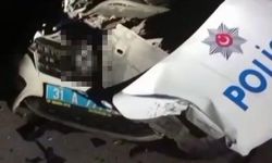 Alkollü sürücü polis aracına çarptı