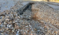 Bayındır’daki çukur yollar sürücüleri zora sokuyor